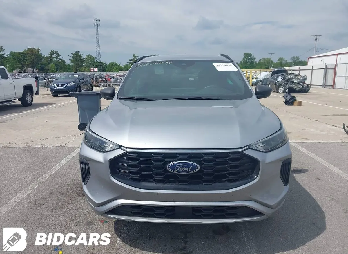 FORD ESCAPE 2024