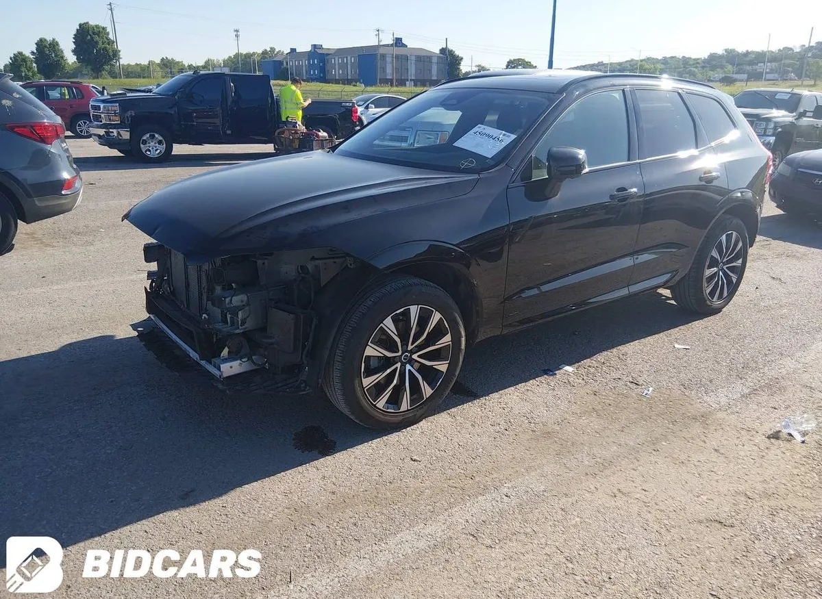 VOLVO XC60 2023