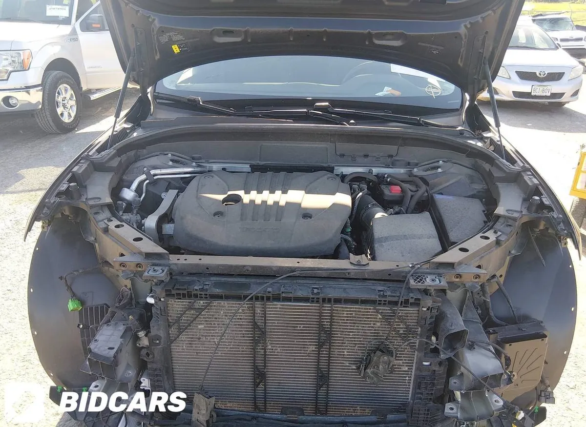 VOLVO XC60 2023
