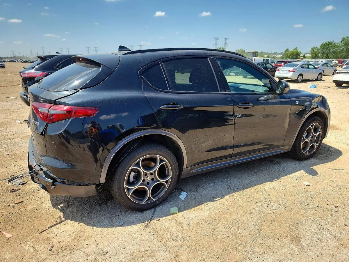 ALFA ROMEO STELVIO 2022