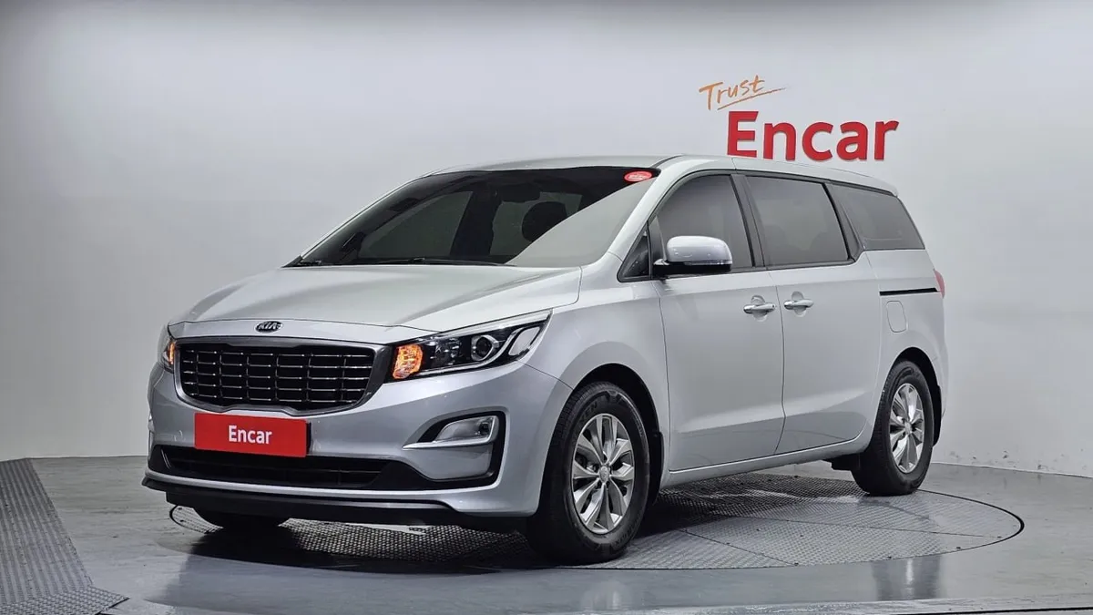 KIA CARNIVAL 11-SEATER DELUXE 2020