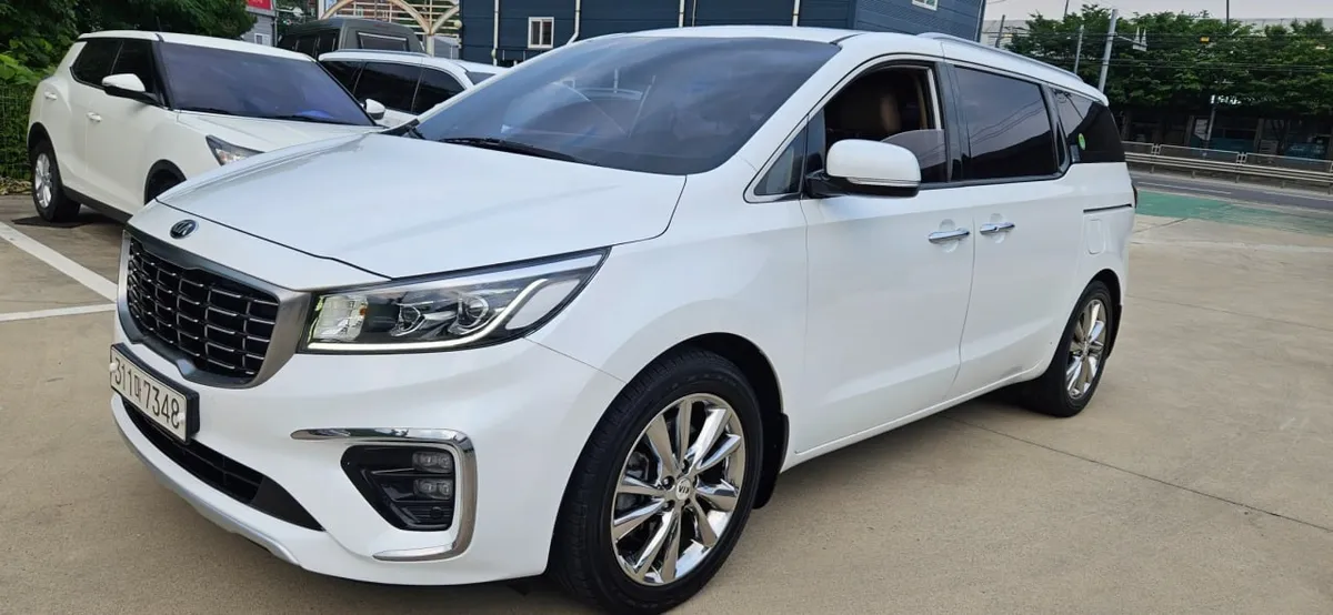 KIA CARNIVAL VIP CARNIVAL 7-SEATER LIMOUSINE VIP 2018