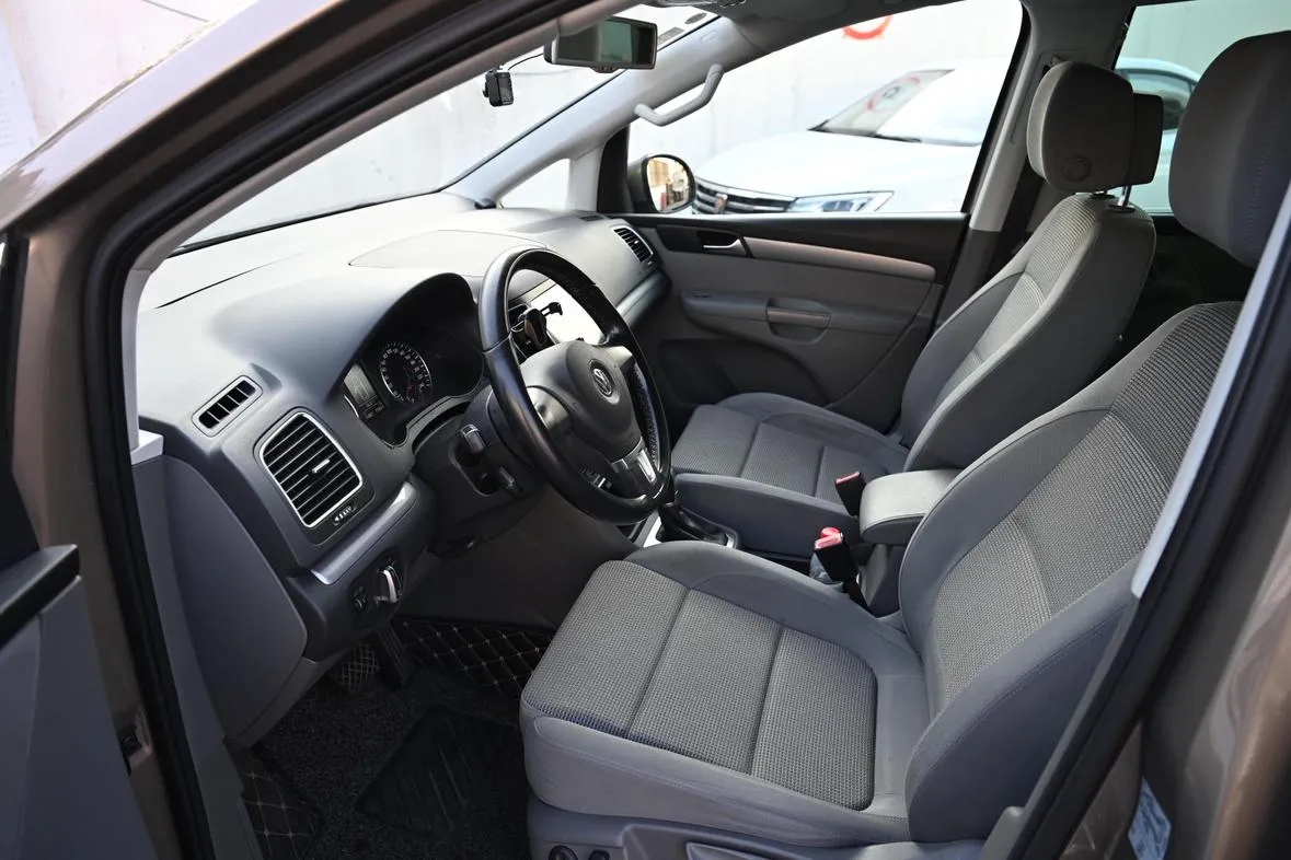VOLKSWAGEN SHARAN 2015