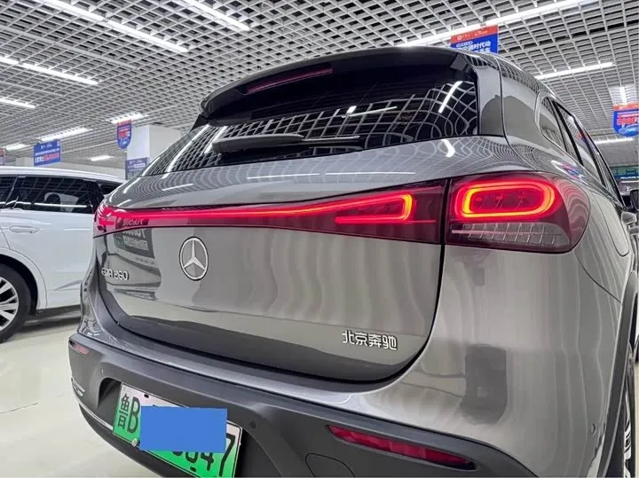 MERCEDES-BENZ EQA 2023