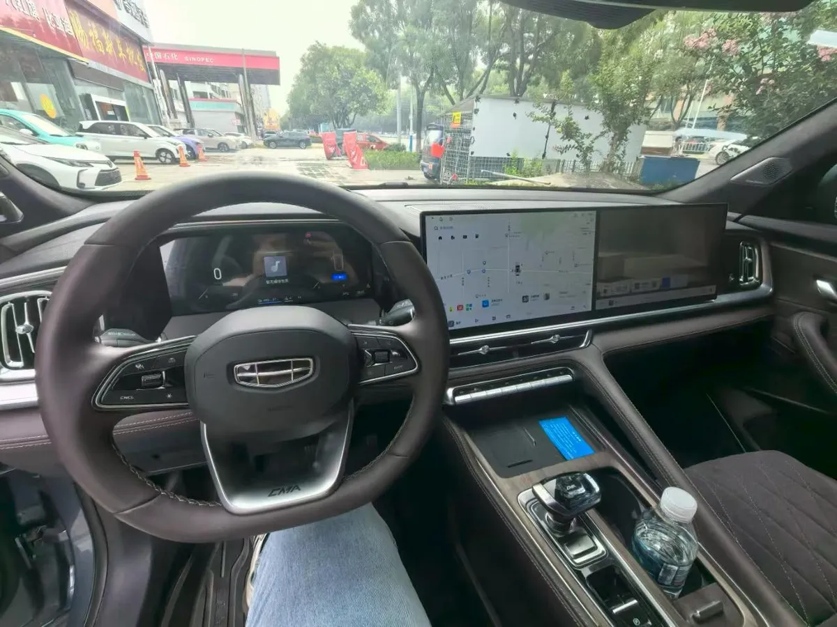 GEELY XINGYUE L 2026