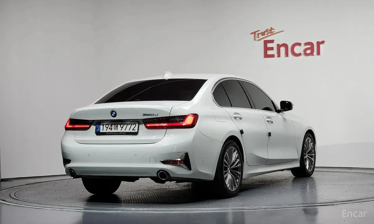 BMW 3 SERIES LUXURY 2022