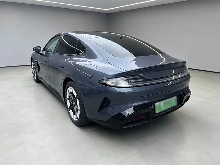 XIAOMI SU7 2024