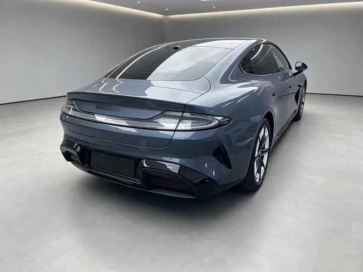 XIAOMI SU7 2024