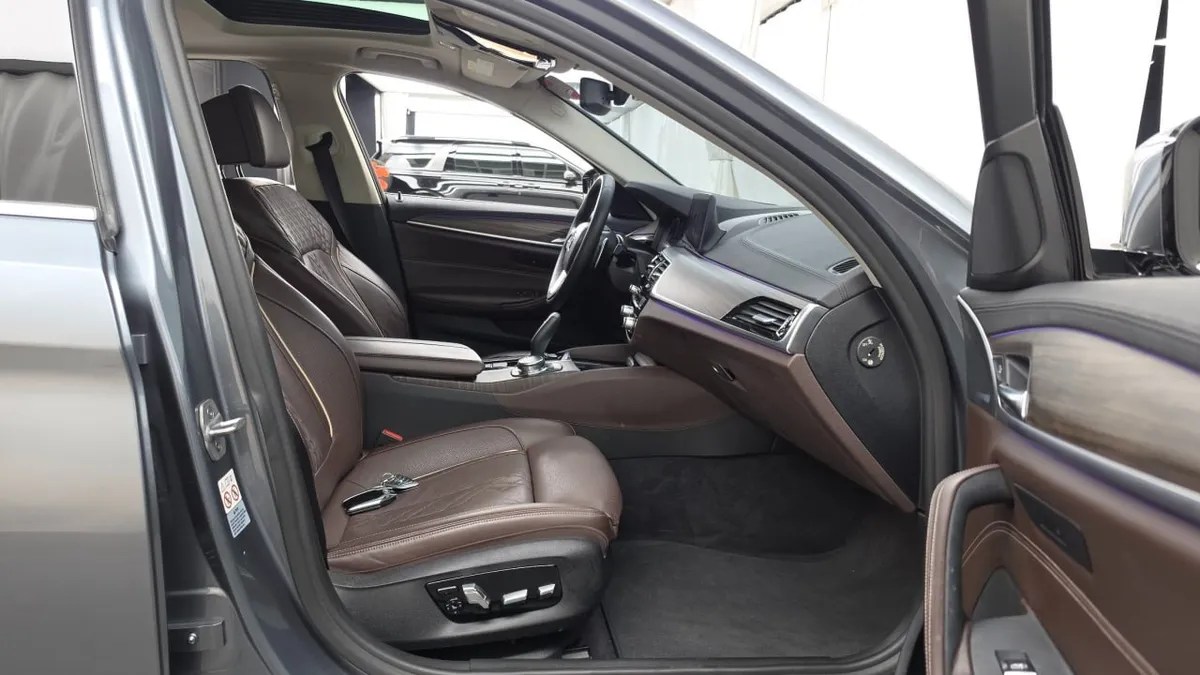 BMW 5 SERIES LUXURY 2019
