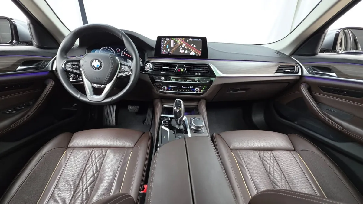 BMW 5 SERIES LUXURY 2019