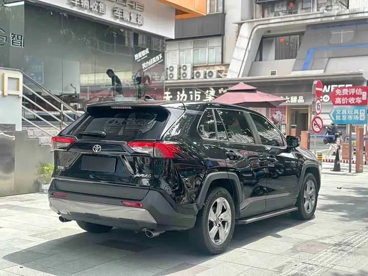 TOYOTA RAV4 2022