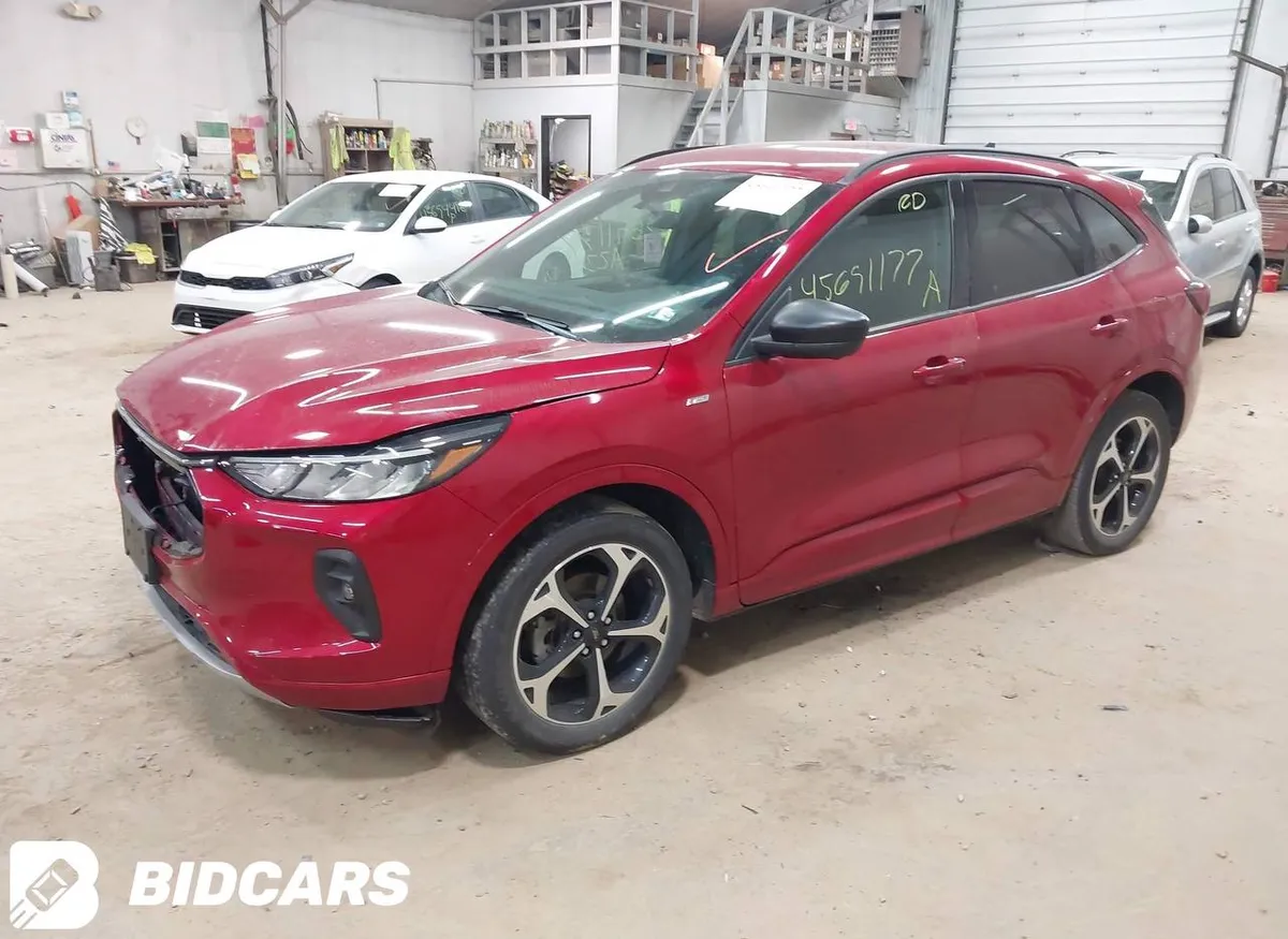 FORD ESCAPE 2023