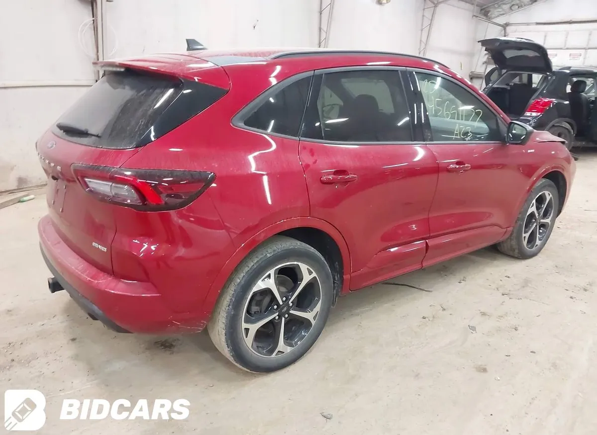 FORD ESCAPE 2023