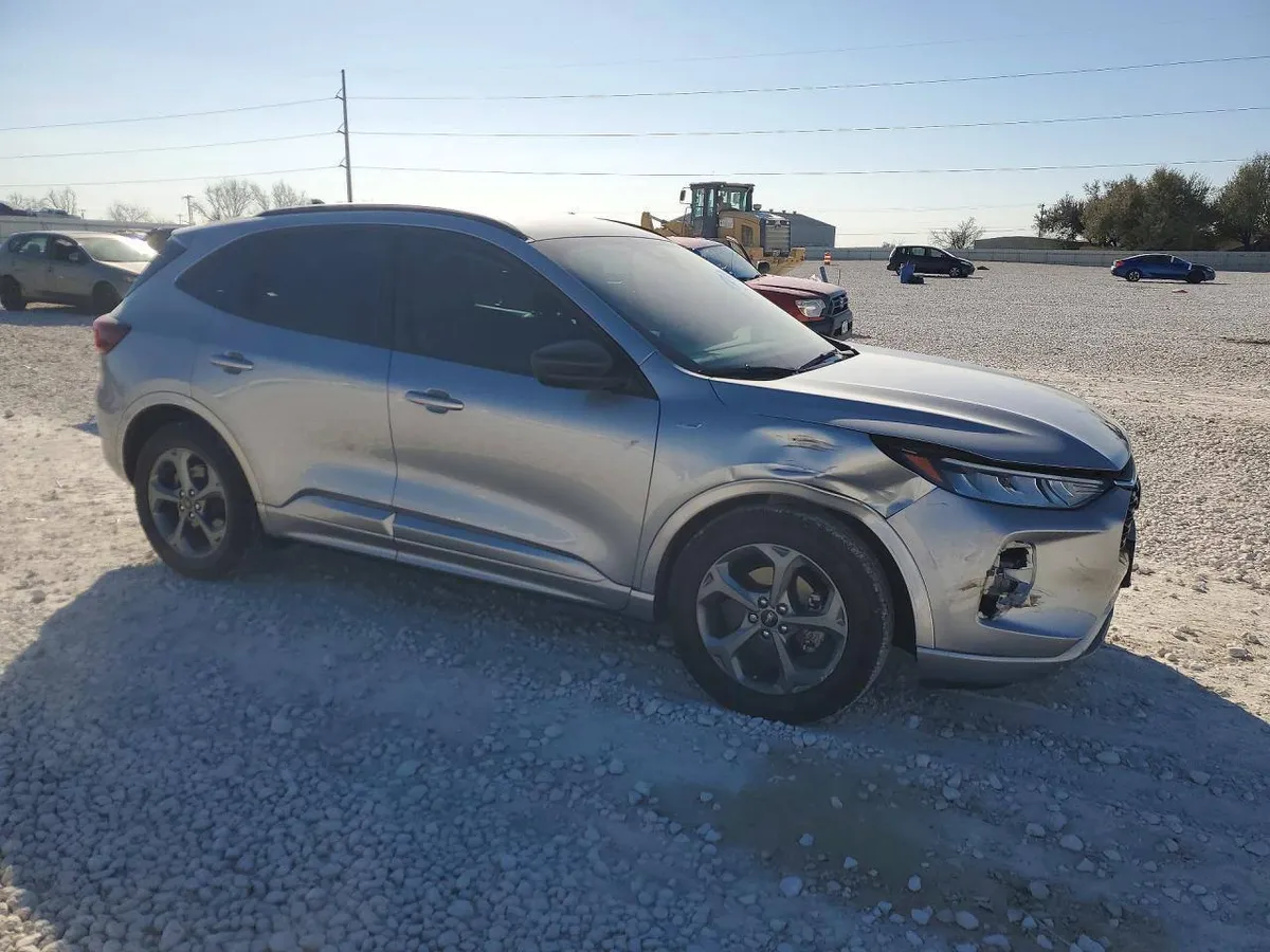 FORD ESCAPE 2023