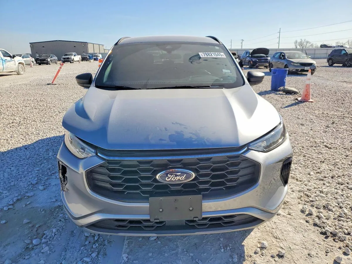 FORD ESCAPE 2023
