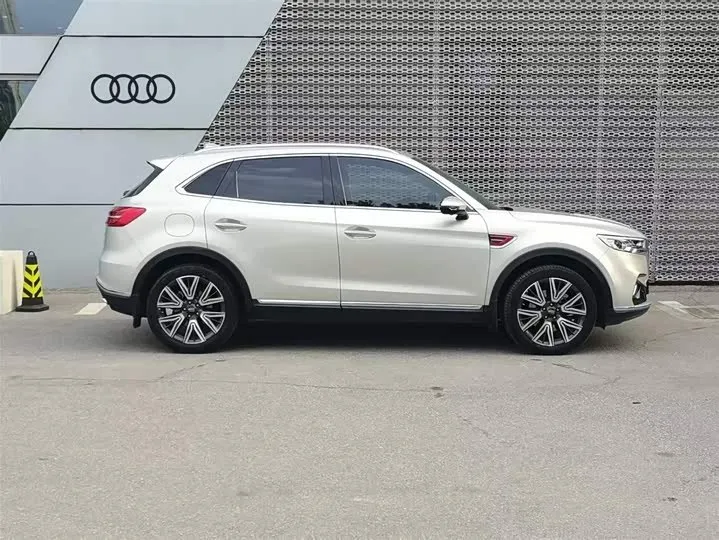 HONGQI HS5 2022