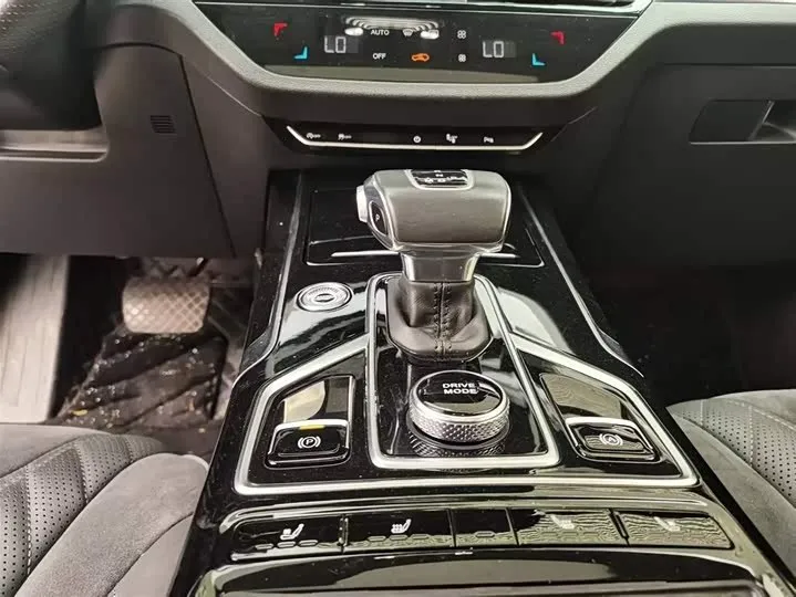 HONGQI HS5 2022