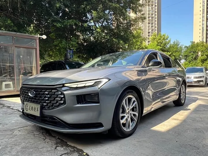 FORD MONDEO LUXURY 2022