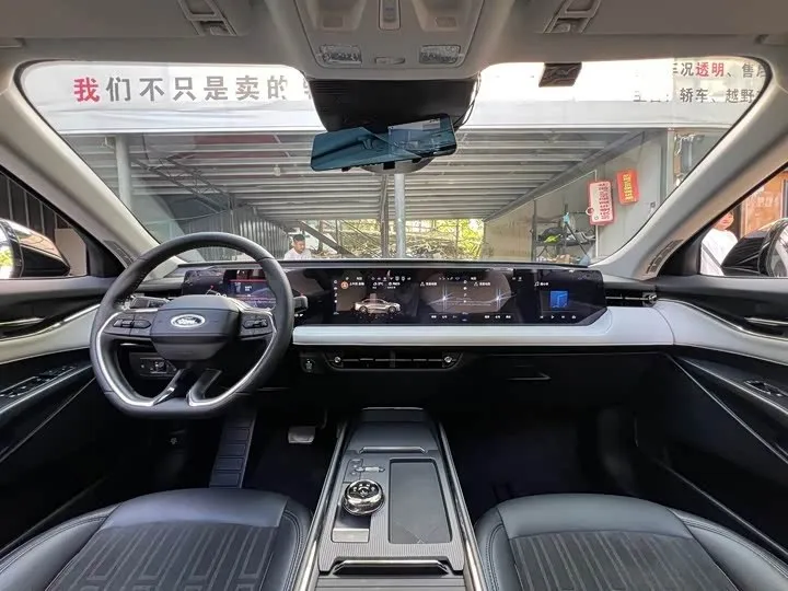 FORD MONDEO LUXURY 2022