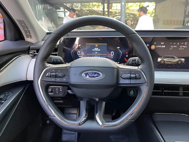 FORD MONDEO LUXURY 2022