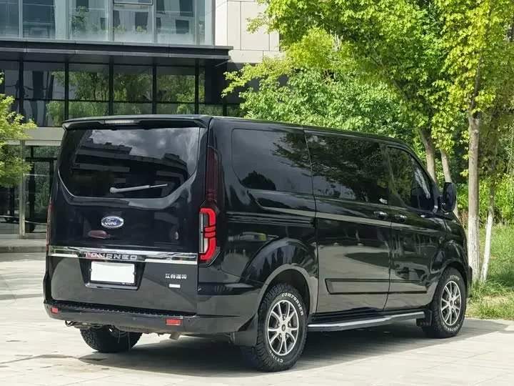 FORD TOURNEO LUXURY 2023