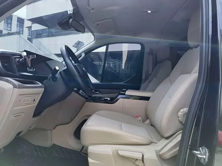 FORD TOURNEO LUXURY 2023