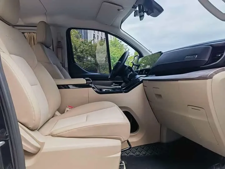 FORD TOURNEO LUXURY 2023