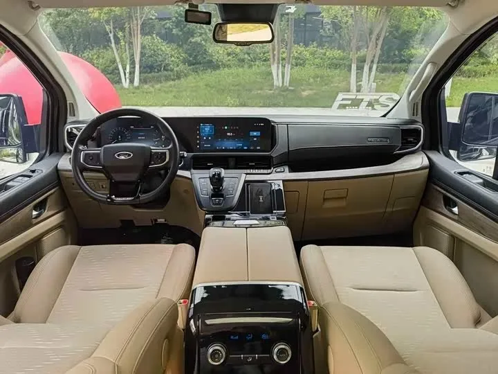 FORD TOURNEO LUXURY 2023