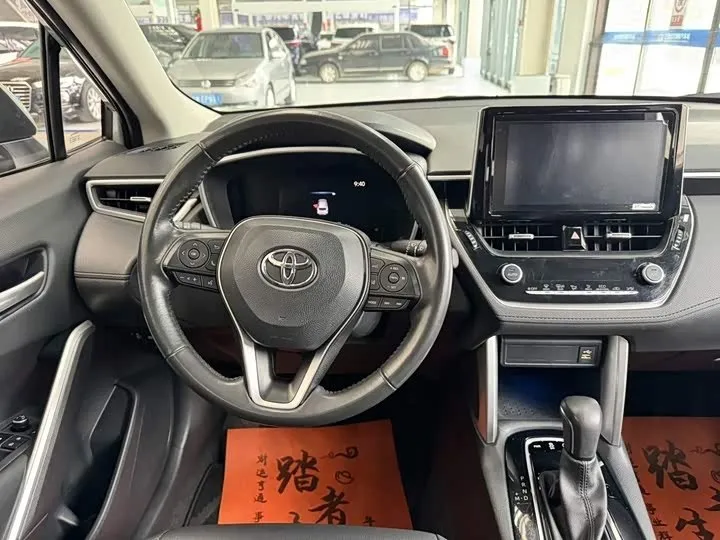 TOYOTA COROLLA CROSS 2022