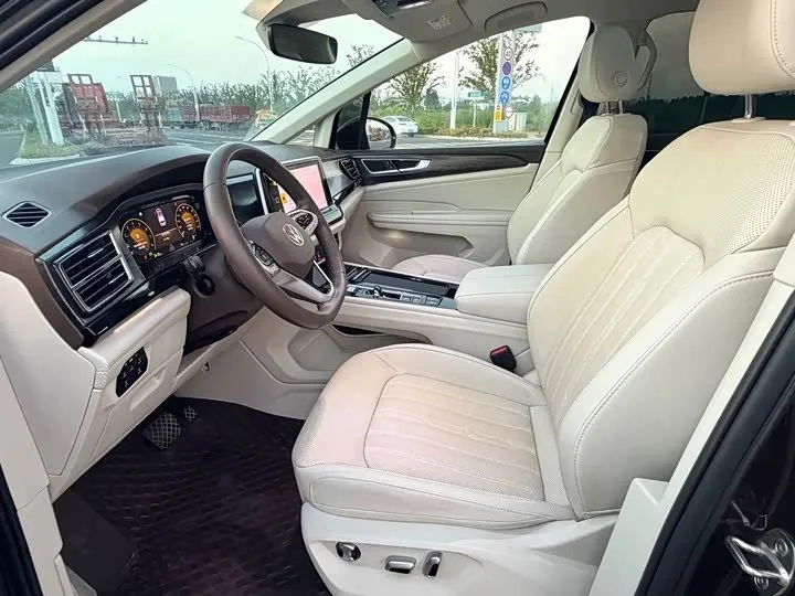 VOLKSWAGEN VILORAN 2023 VILORAN 330TSI LUXURY 2023
