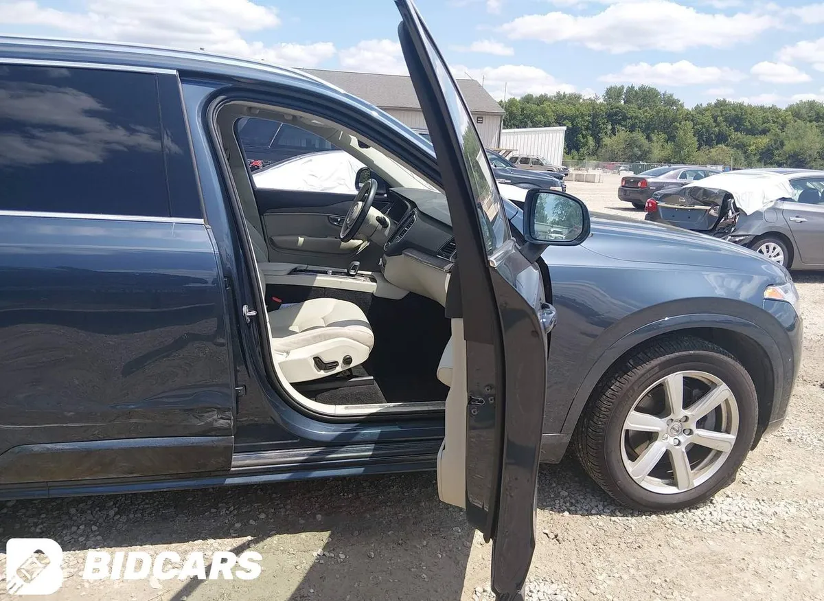 VOLVO XC90 2022