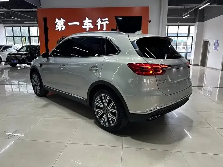 HONGQI HS5 2022