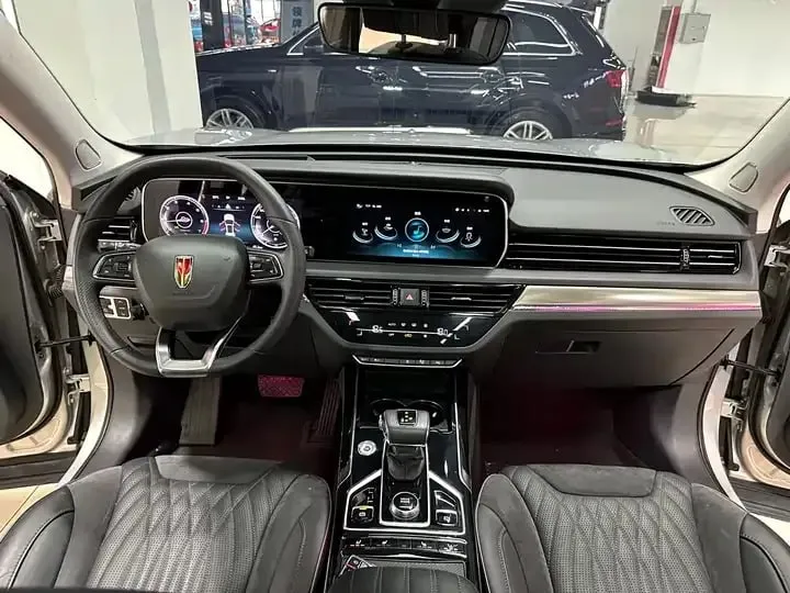 HONGQI HS5 2022