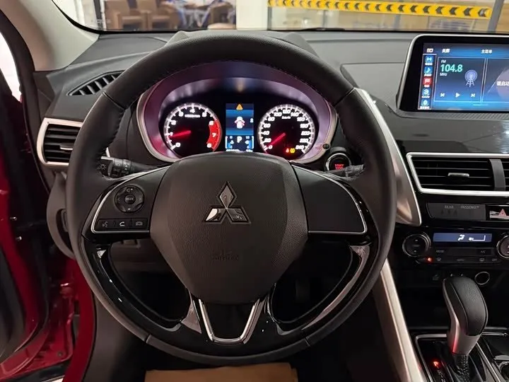 MITSUBISHI ECLIPSE CROSS 2022