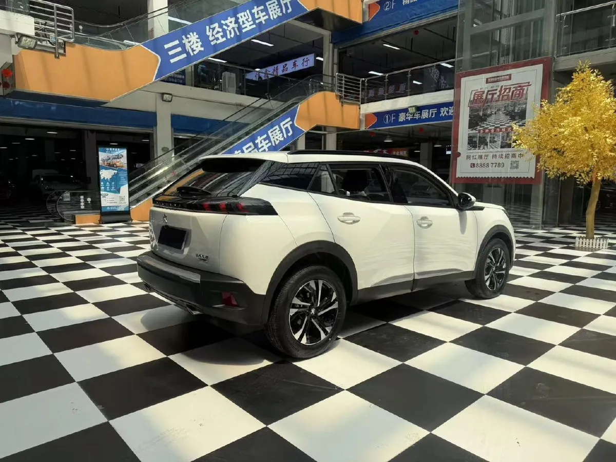 PEUGEOT 2008 2022