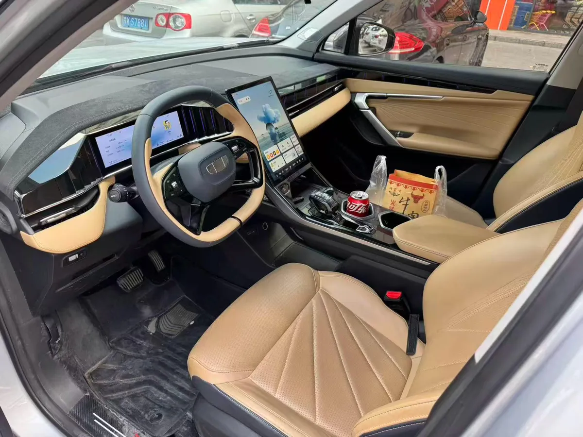 GEELY BOYUE L PREMIUM 2023
