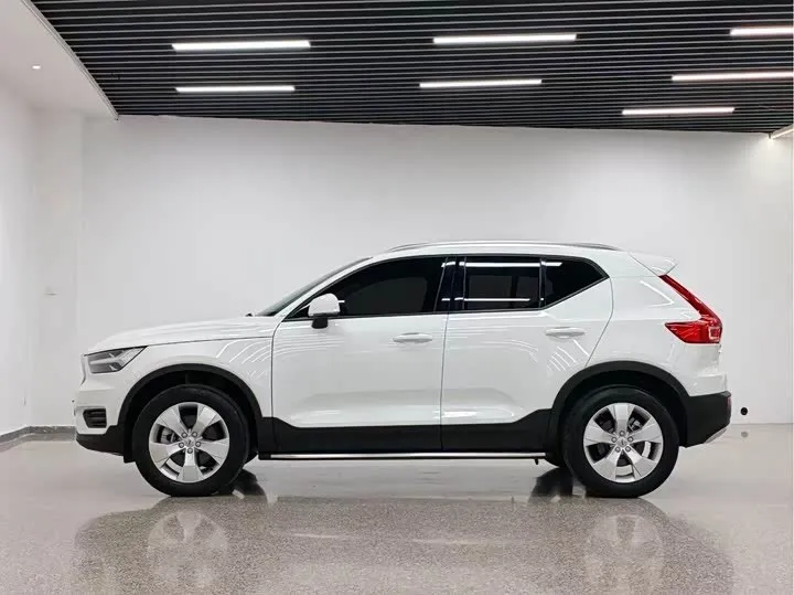 VOLVO XC40 T4 AWD SMART 2022