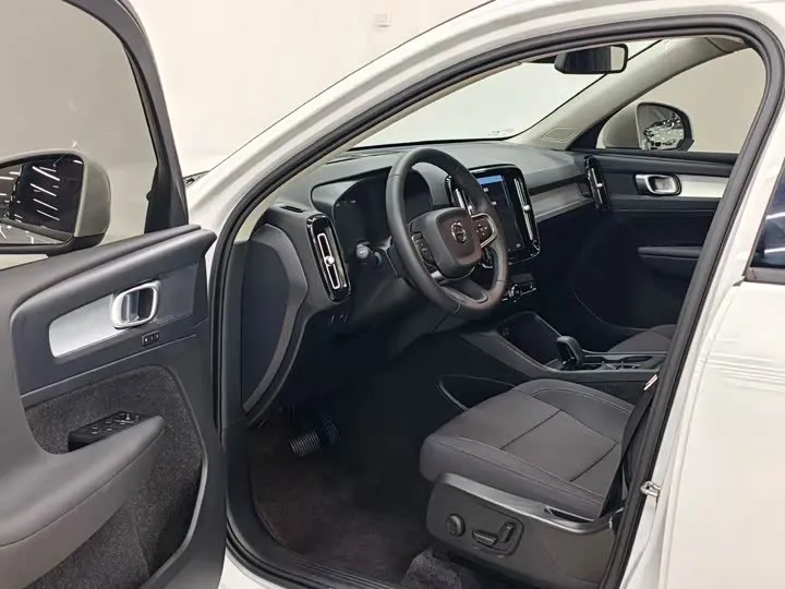 VOLVO XC40 T4 AWD SMART 2022