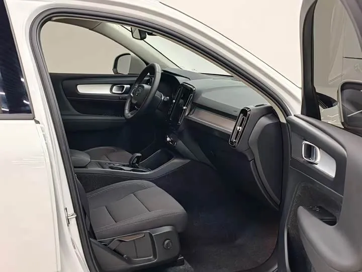 VOLVO XC40 T4 AWD SMART 2022