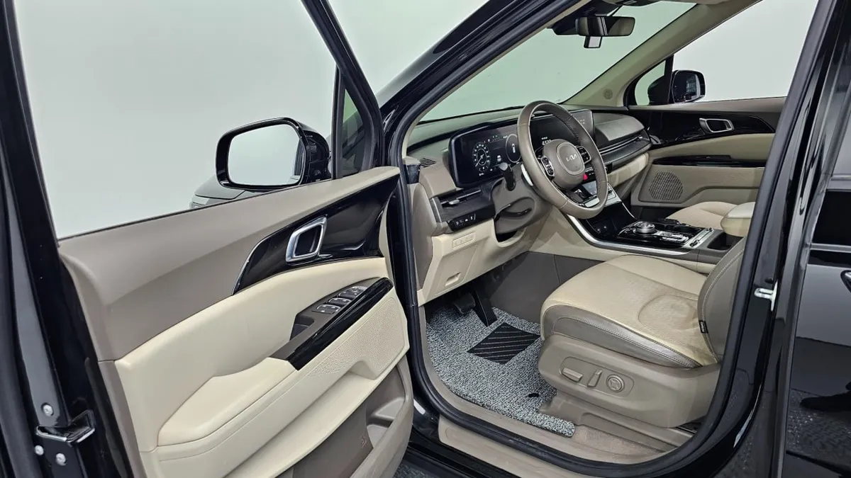 KIA CARNIVAL NOBLESSE 2023