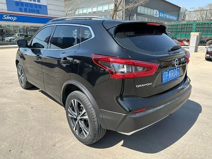NISSAN QASHQAI LUXURY 2021