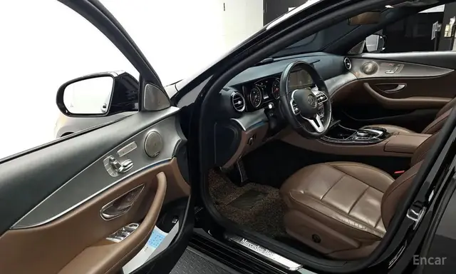 MERCEDES-BENZ W213 E250 AVANTGARDE 2020