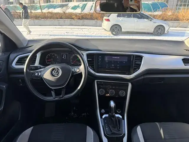 VOLKSWAGEN T-ROC 280TSI DSG 2WD 2023