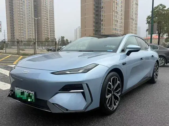GEELY GALAXY E8 700KM LONG-RANGE 2025