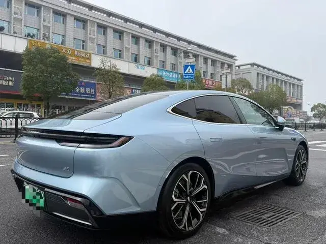 GEELY GALAXY E8 700KM LONG-RANGE 2025