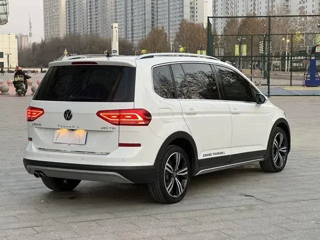 VOLKSWAGEN TOURAN L 2021