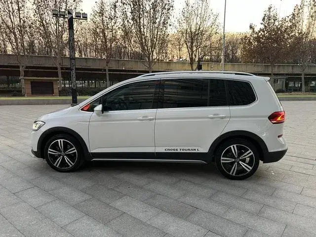 VOLKSWAGEN TOURAN L 2021