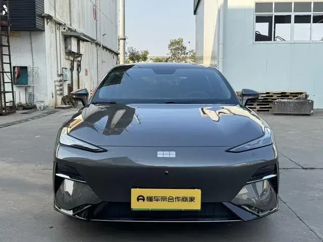 GEELY GALAXY E8 550KM PRO 2024