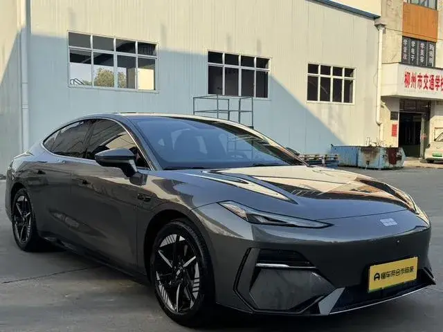 GEELY GALAXY E8 550KM PRO 2024