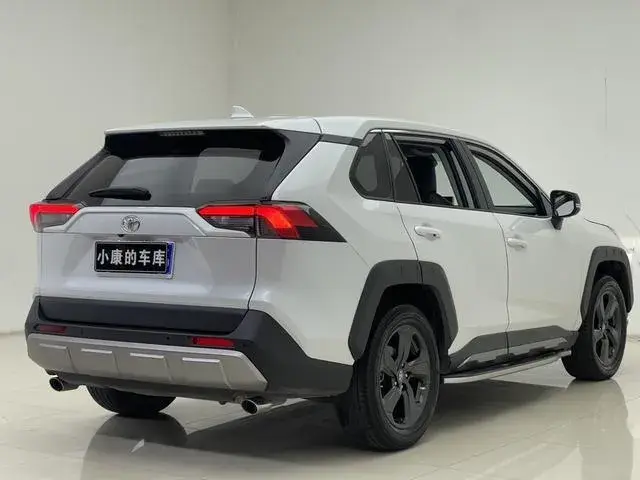 TOYOTA RAV4 2022